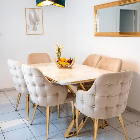 Modernes L 2 Schlafzimmer L Wlan L Borussia Park Apartment Monchengladbach